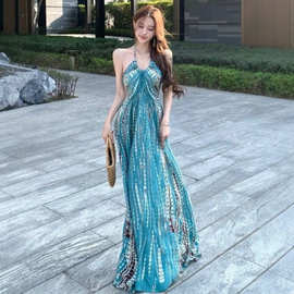 泰式挂脖吊带连衣裙女性感露背海边旅游度假拍照裙子气质沙滩长裙