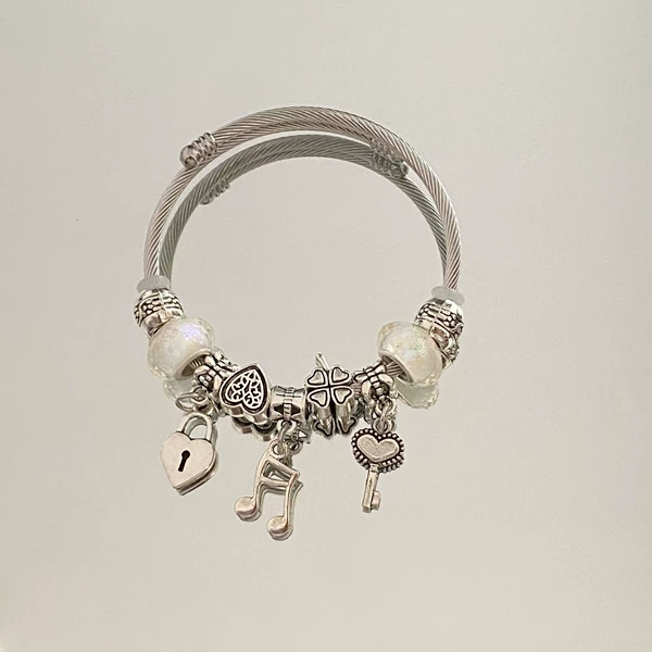 White bracelet for keys