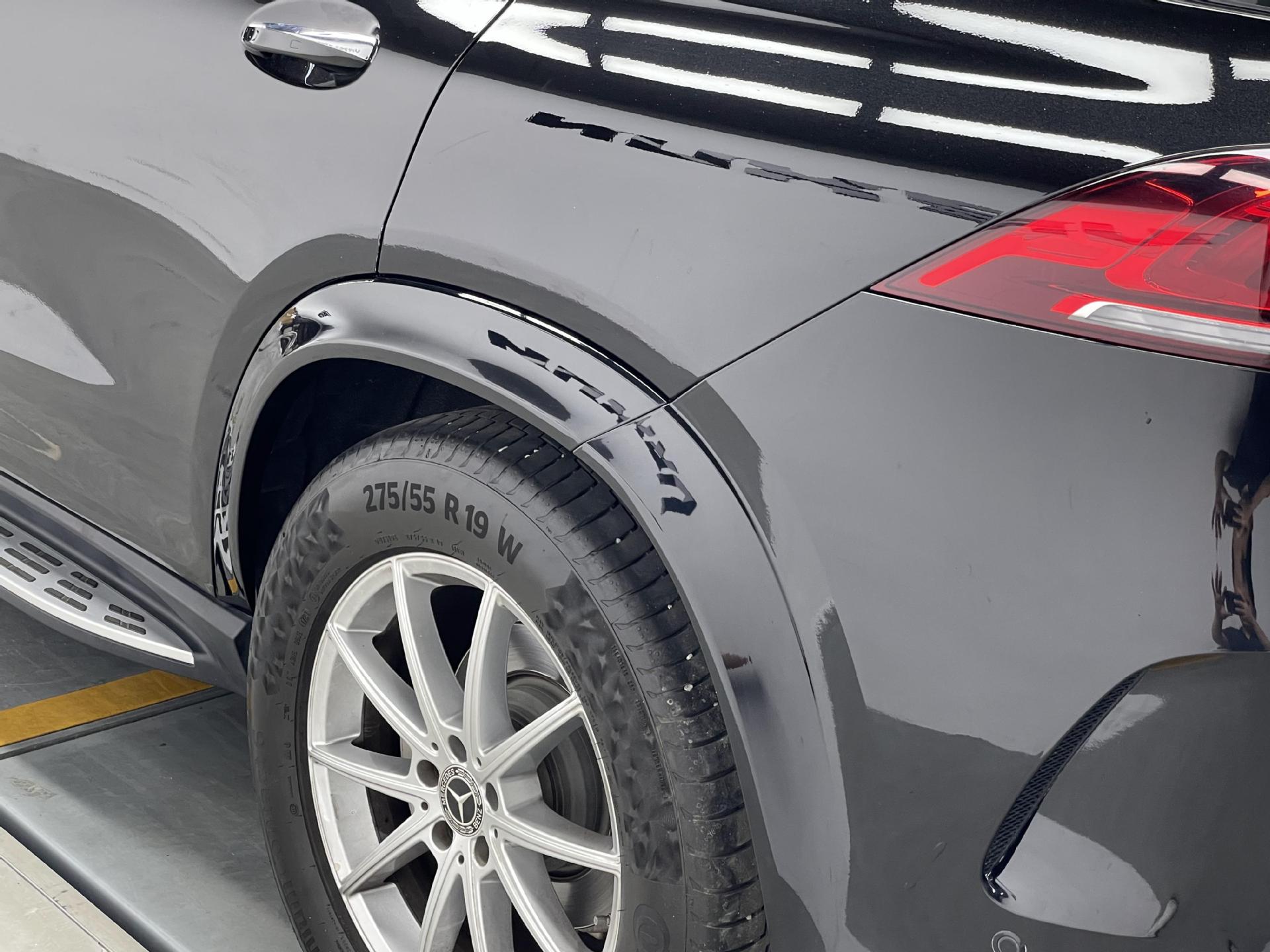 Suitable for 20-25 New Model W167 Mercedes-Benz Gle63S Amg Upgrade Surround Kit with Gloss Black Front Lip, Vent Grille