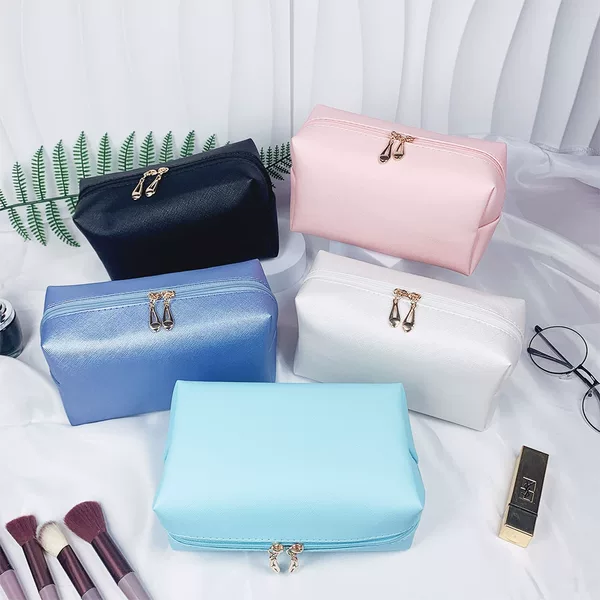 Amazon Hot Pearl Letter Cosmetic Bag New Portable Bridal Clutch Bag Fashion High Color Value Storage Bag