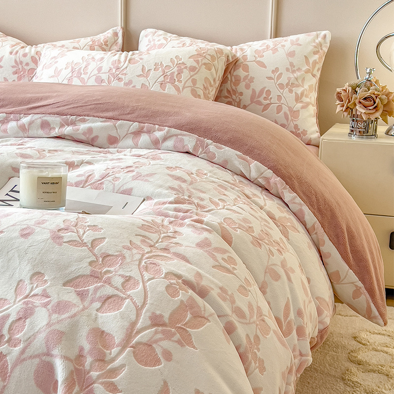 Cuatro piezas de lana de coral de invierno de lana de coral de invierno de invierno dormitorio único cama de tres piezas de cama al por mayor