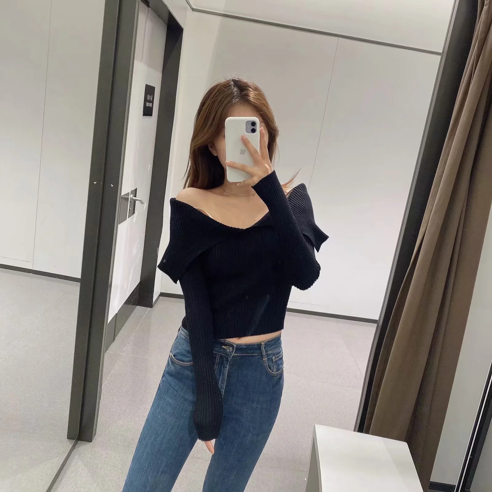 Sexy Off-The-Shoulder Large Lapel Long-Sleeved Solid Color Knitted Sweater NSZQW115391