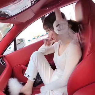 �W�tͬ��r�б�ů����ë�q����СС���L�����n����ëë��ů����