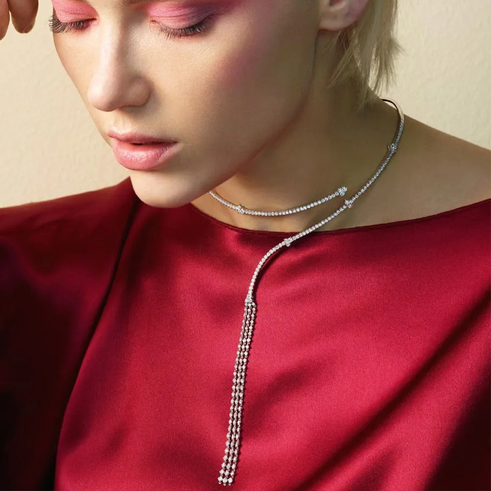 Europa y América nuevo rhinestone collar de moda simple borla elegante lujo Luz Accesorios Mujer gargantilla