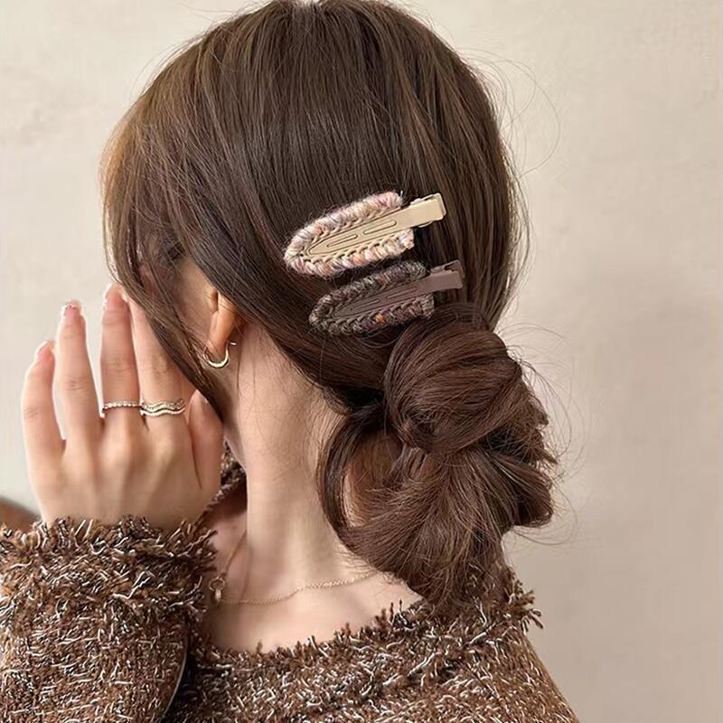 Color-block knitted seamless hair clips for women: trendy forehead, side, and bangs clips—perfect for securing stray hairs!