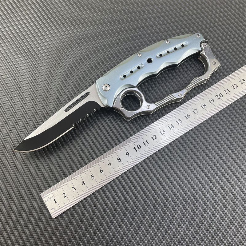 新款机甲虎指拳套折叠小刀锋利高硬度不锈钢户外防身刀多功能破窗