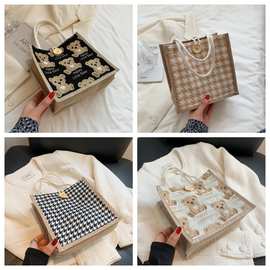 帆布包女外出手提袋日系小挎包新款简约可爱小熊便当包学生单肩包