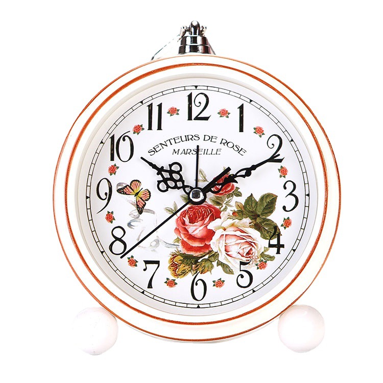 Directo de fábrica nórdico blanco retro metal reloj dormitorio sala de estar decoración reloj despertador decoración de moda al por mayor reloj despertador