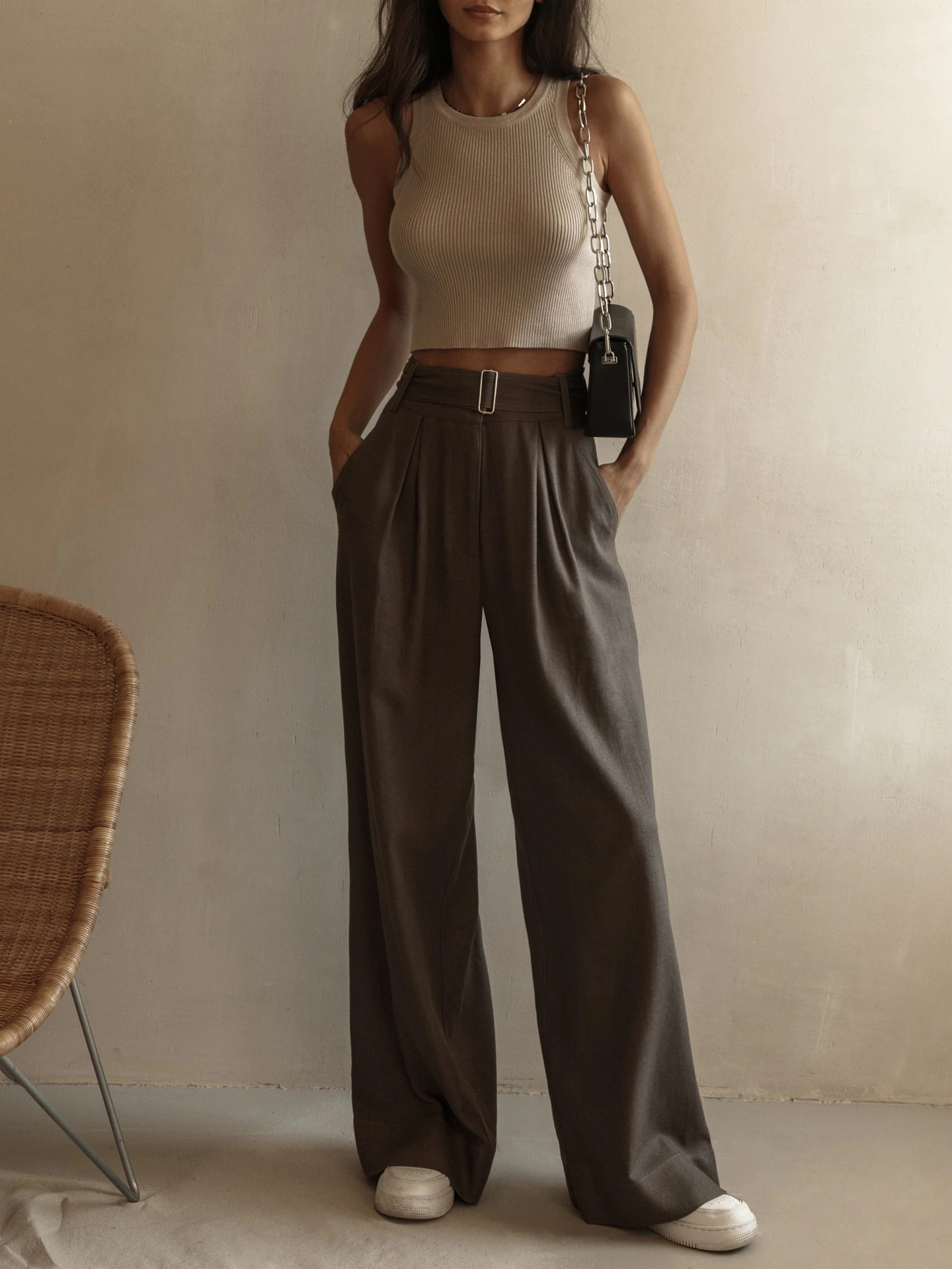 Streetwear Style Wholesale Women'S Streetwear Solid Color Tank Tops