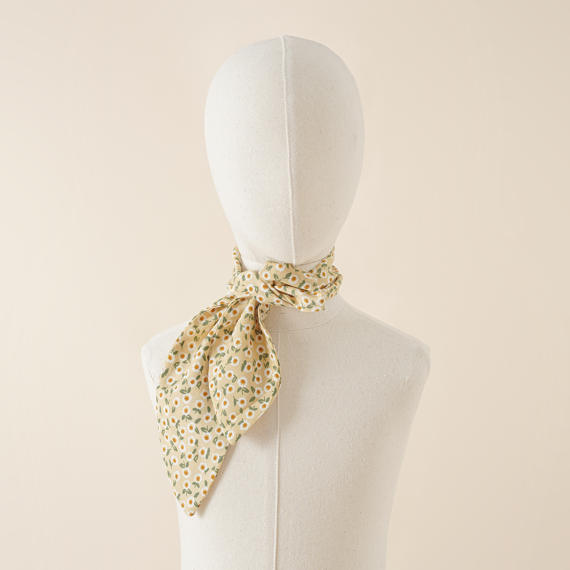 Nueva bufanda pequeña floral Corea del Sur nuevos niños oblicua pequeña bufanda de primavera y verano elegante bufanda Linda