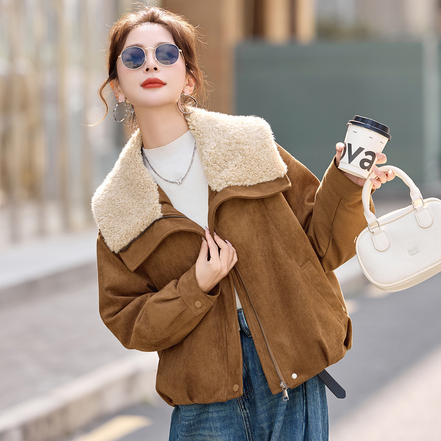 202690 White Duck down Suede down Jacket for Women with Fur Collar, Slim Fit, Stylish, Warm Short Coat