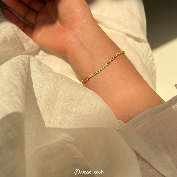Niche cold style bright shining zircon bracelet women's super flash…