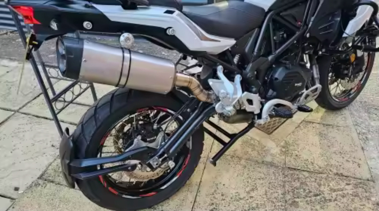 Universal motorcycle exhaust pipe connector, 51mm tail section, dual-outlet muffler, suitable for F900R, 800MT, and 450MT