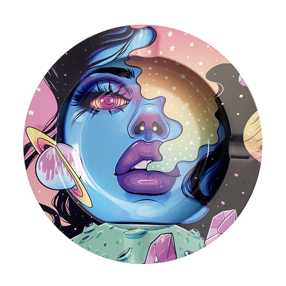 Ventas transfronterizas en caliente de cenicero de hojalata pequeña bandeja de paja despierta plato de cigarrillos cenicero una variedad de patrones de consulta al cliente