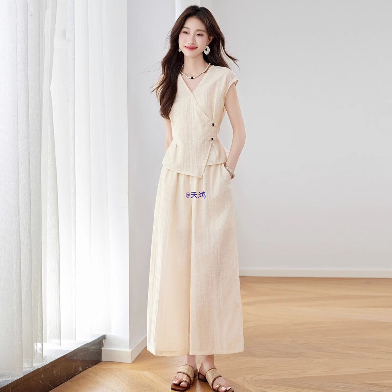 Linen Fashion Age-Reducing Suit Summer 2025 New Style Wide-Leg Pants Casual Top Two-Piece Set Complete Set Linen Fashion Age-Reducing Suit Summer 2025 New Style Wide-Leg Pants Casual Top Two-Piece Set Complete Set