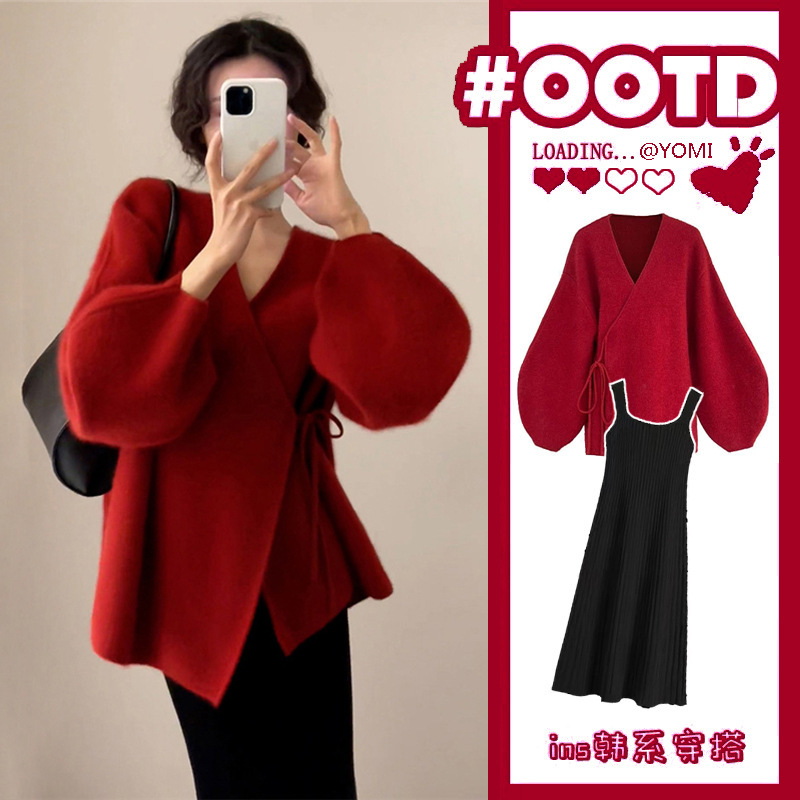 Pregnant women dress autumn and winter fashionable fashionable New Year red sweater women's autumn and winter plus size suspender skirt suit