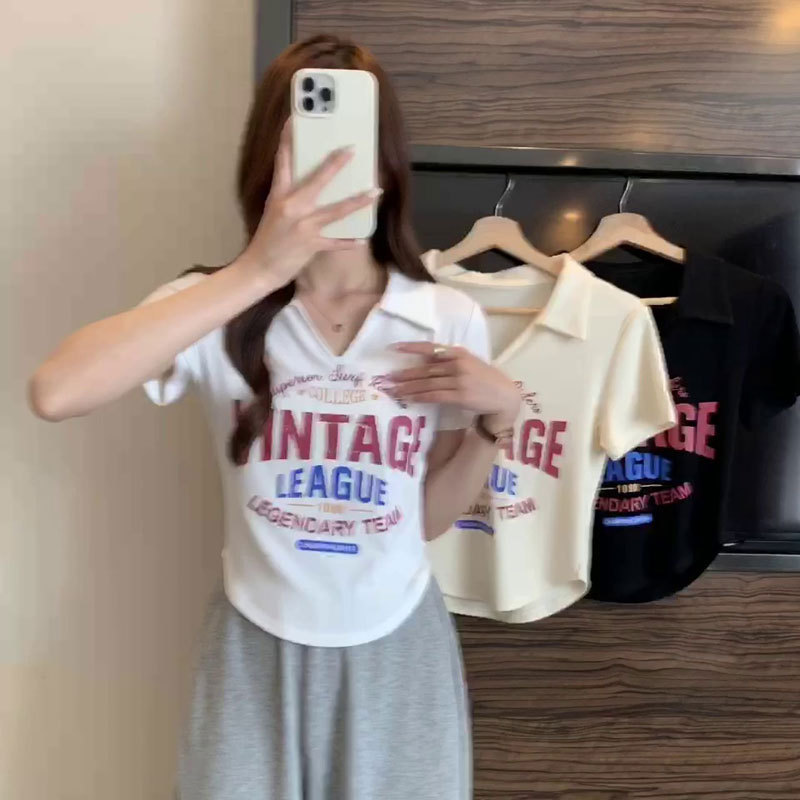 2025 Summer V-Neck Right Shoulder Short-Sleeved T-Shirt Women's Design Niche Waist Slim Short Polo Shirt Sexy Top