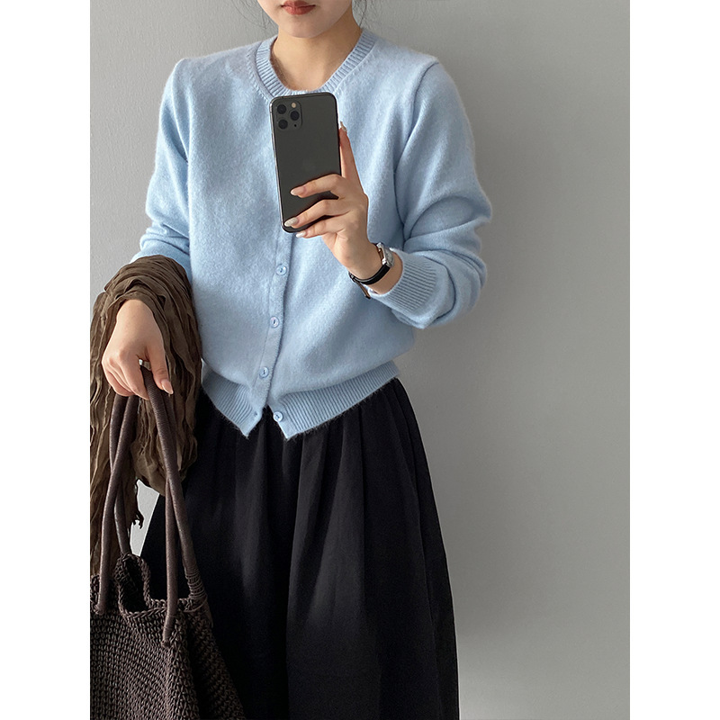 Jiang Chi: Gentle and refined, solid-color, round-neck, soft and comfortable knit sweater, versatile Korean-style cardigan, L88617