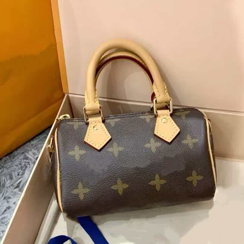 Large Capacity Women's Classic Monogram Crossbody Bag, Shoulder Bag, Fashion Commuter Tote Bag, Luxury Style - Thumbnail 2