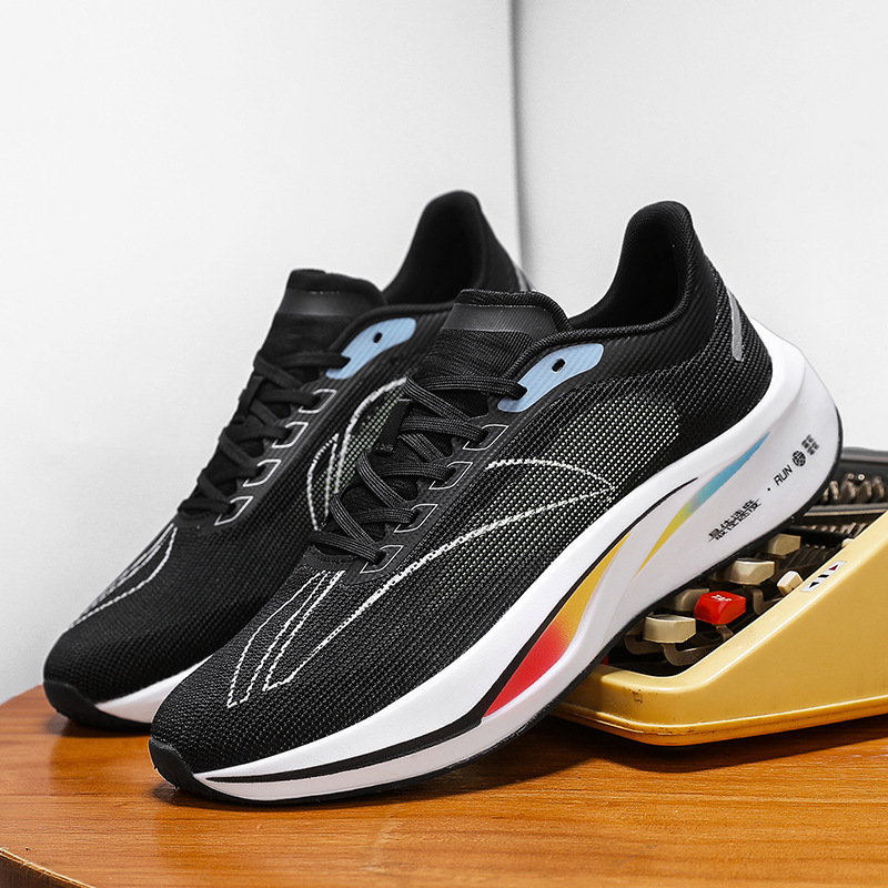 Verano al por mayor nuevos zapatos de maratón pareja transpirables zapatos de carrera antideslizantes zapatos deportivos casuales para hombres y mujeres