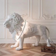 北歐風格玻璃鋼獅子雕塑燈飾落地擺件商城客廳大型樹脂雕塑裝飾品