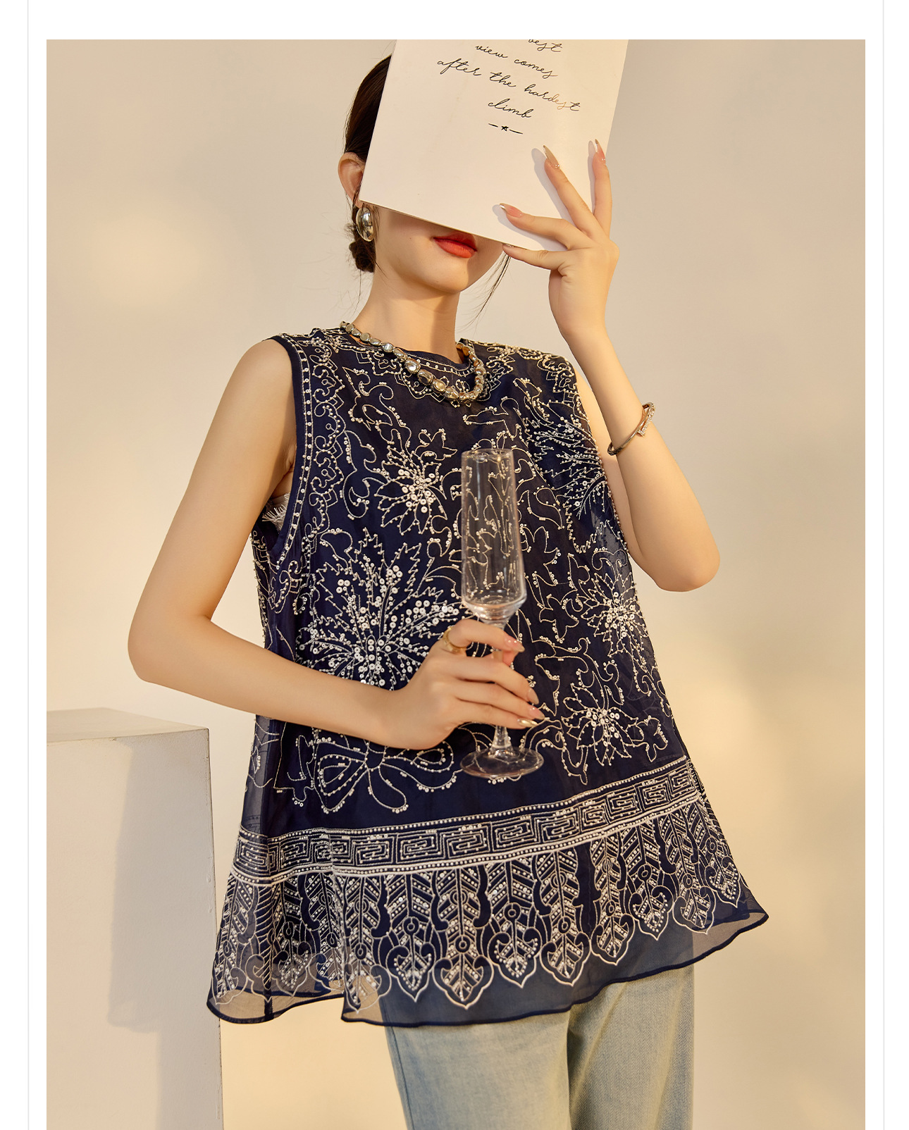 Áo vest gile nữ không tay cổ tròn đính hạt sang trọng — Màu xanh lam chi tiết 9