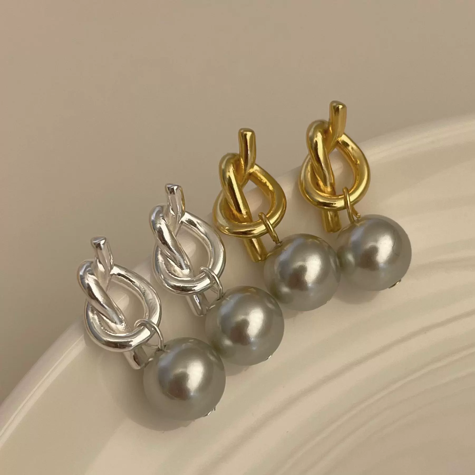 Серьги из серебра 925 с жемчужиной, корейский стиль, лаконичный элегантный дизайн