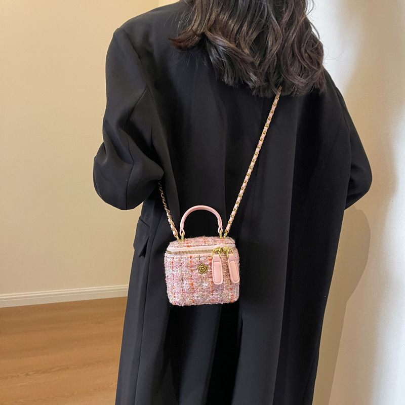毛呢包包女秋冬2025新款时尚单肩斜挎包小众设计高级感手提盒子包|undefined