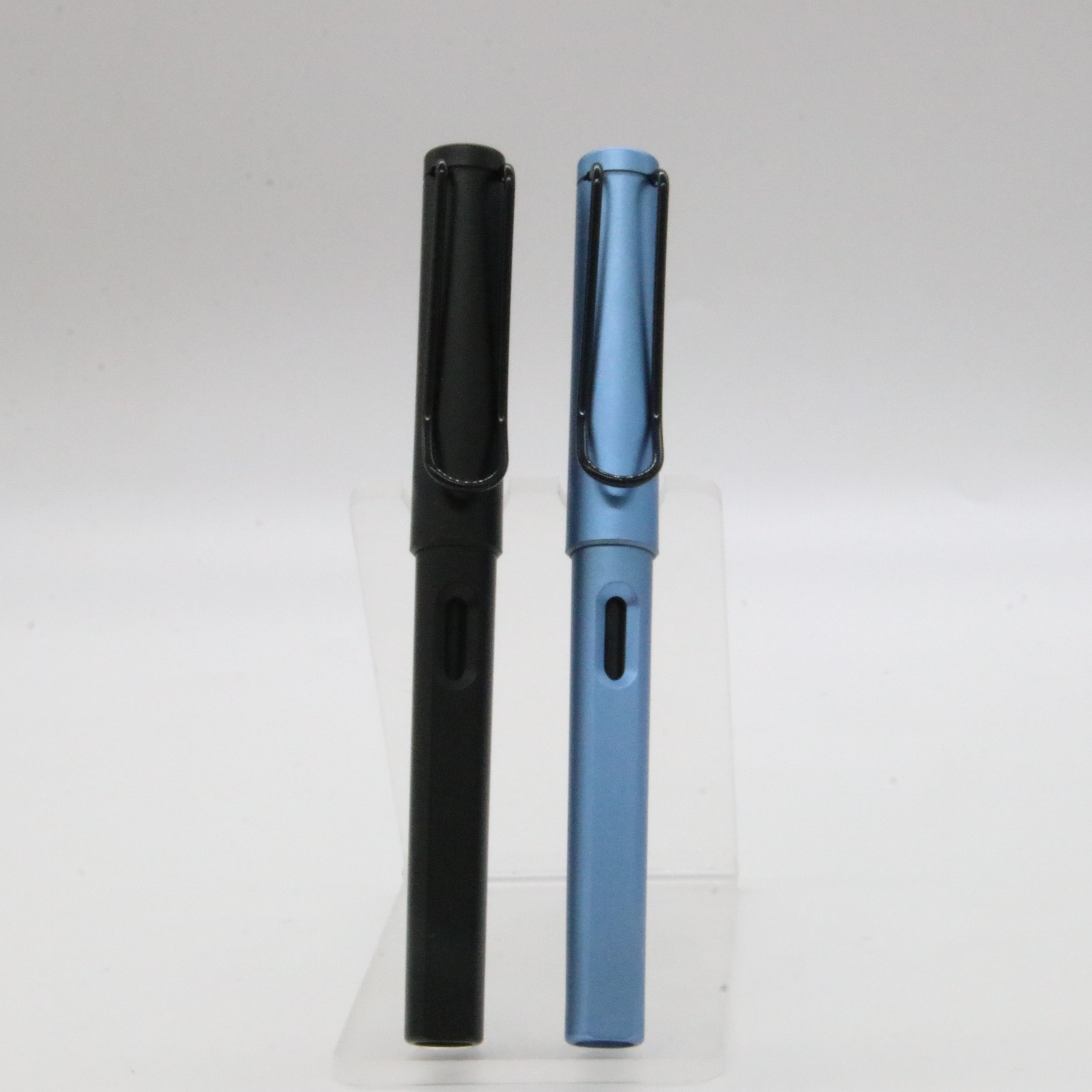 Junrong Zhengzi pluma medio aceite pluma publicidad bolígrafo en stock insertar pluma