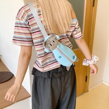 新款一只耳机猫小众卡通斜挎女胸包高颜值潮流包包时尚百搭出行包