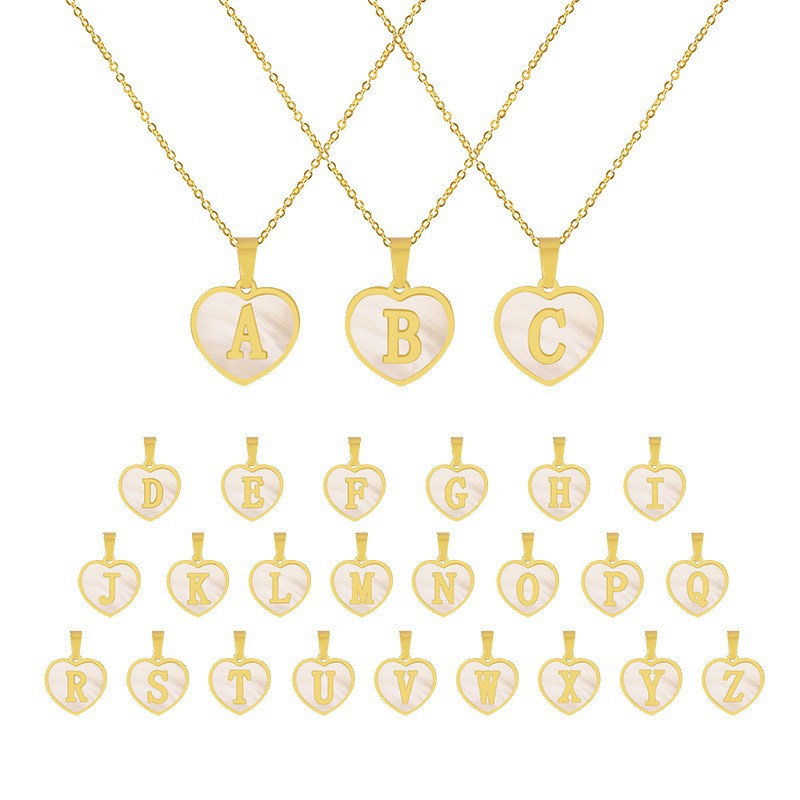 Europa y América 18K oro amor clavícula cadena de las mujeres de acero inoxidable corazón blanco madre colgante 26 letras titanio acero collar