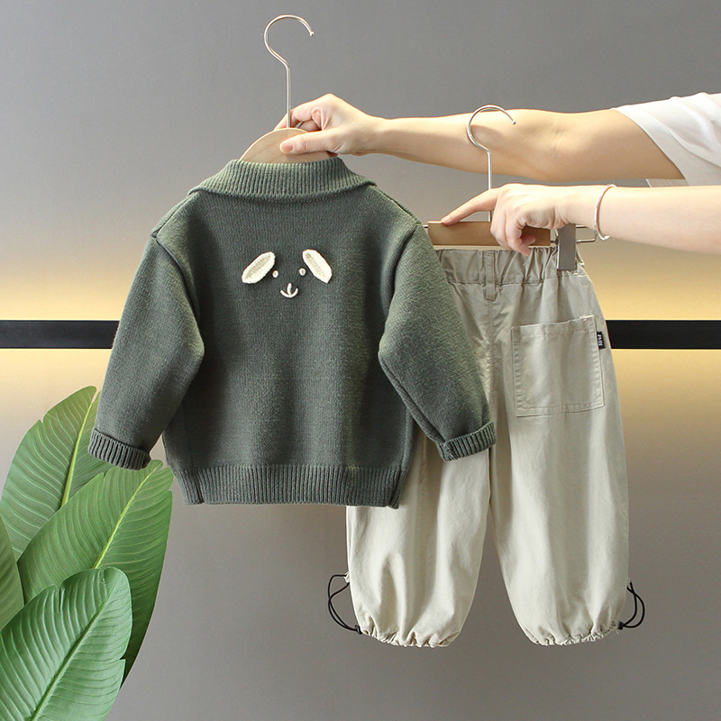 6154 Traje de primavera y otoño para niños 2025 nuevo estilo suéter de solapa de estilo occidental para niños traje de tres piezas ropa de otoño para bebés marea