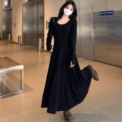 大きいサイズの微太ったmm2025年の早春の新型の長袖の黒いワンピースの婦人服は底を打ってa字の長いスカートを掛けます。