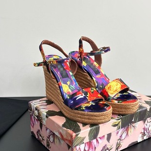 DG�¸�ˮ̨���K�ļ�ӡ����Ь2025�¿�A�^�_�R���Q��Ьsandals