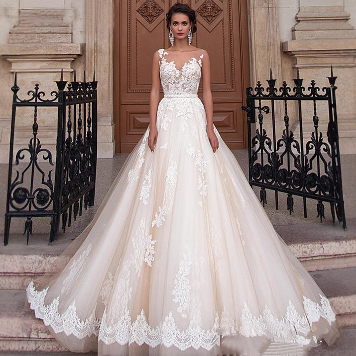 Purchased Export Wedding Dress 2025 New Bridal Bag Shoulder Waist Slimming Look Lace Tail Large Size Wedding Dress