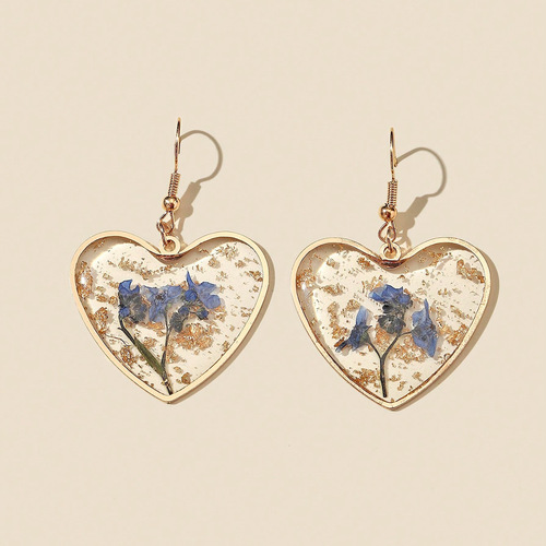 Creative forest-inspired heart-shaped flower earring design, transparent camellia dried flower, trendy Insta-style earrings