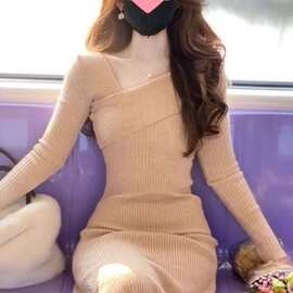配大衣的打底内搭长袖针织连衣裙子新款女秋冬季中长款毛衣裙