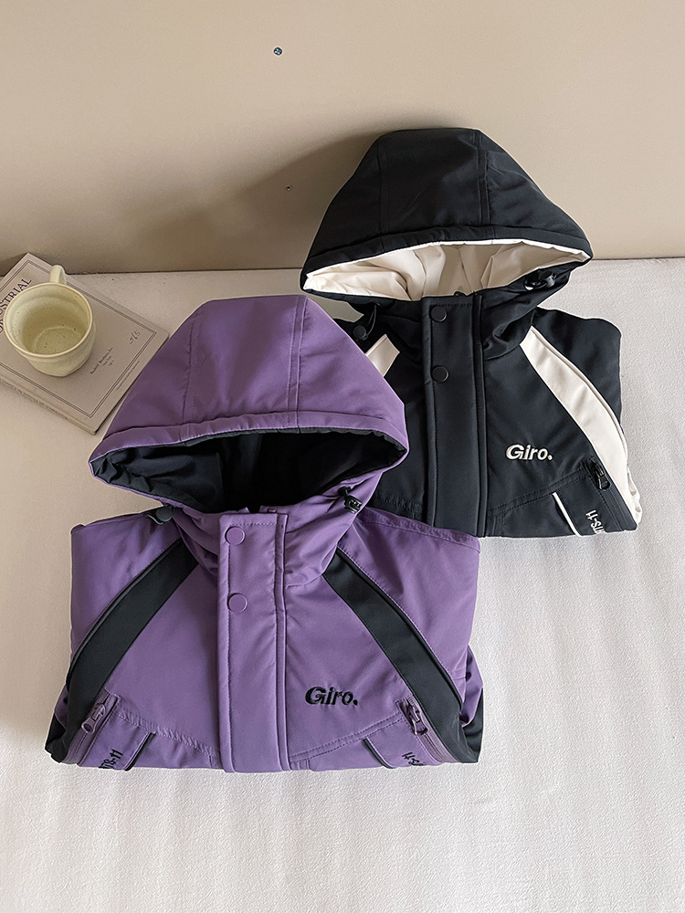 El valle del viento de invierno 2025 nueva ropa infantil guapo color combinación grueso chaqueta de asalto para niños otoño invierno chaqueta con capuzas