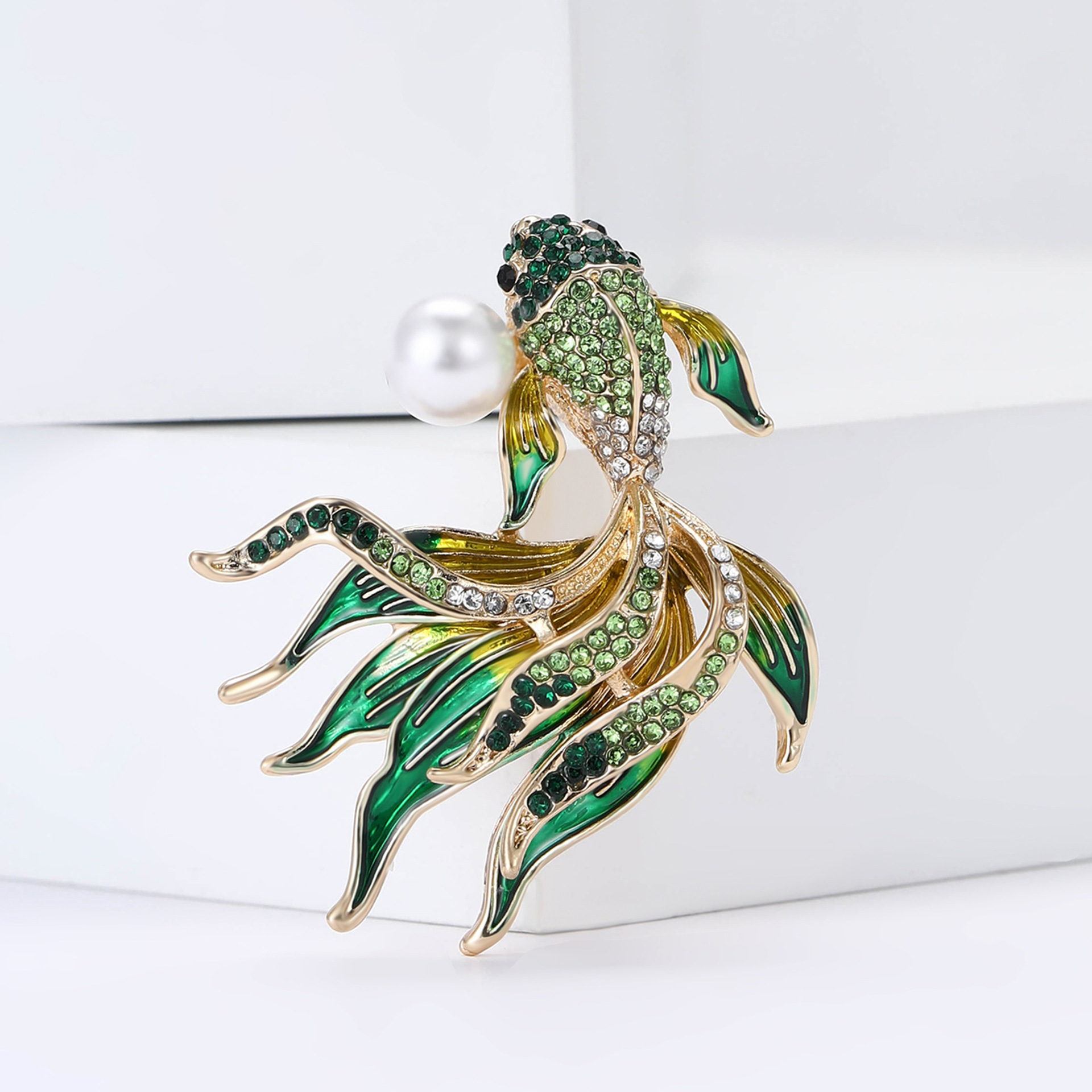 Casual, Street, Shopping Occasion Vintage Style Classic Style Pin Goldfish Alloy Rhinestones Unisex Brooches