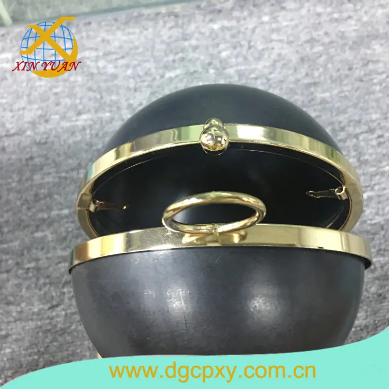 供应美容框镜子铁夹 ，五金夹框 ，侧口铰，圆形手包架