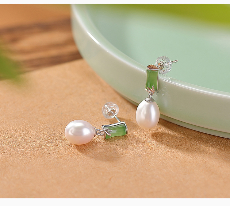Khuyên tai bạc S925 mạ vàng đính ngọc bích và ngọc trai nước ngọt họa tiết trúc — Bạc chi tiết 5