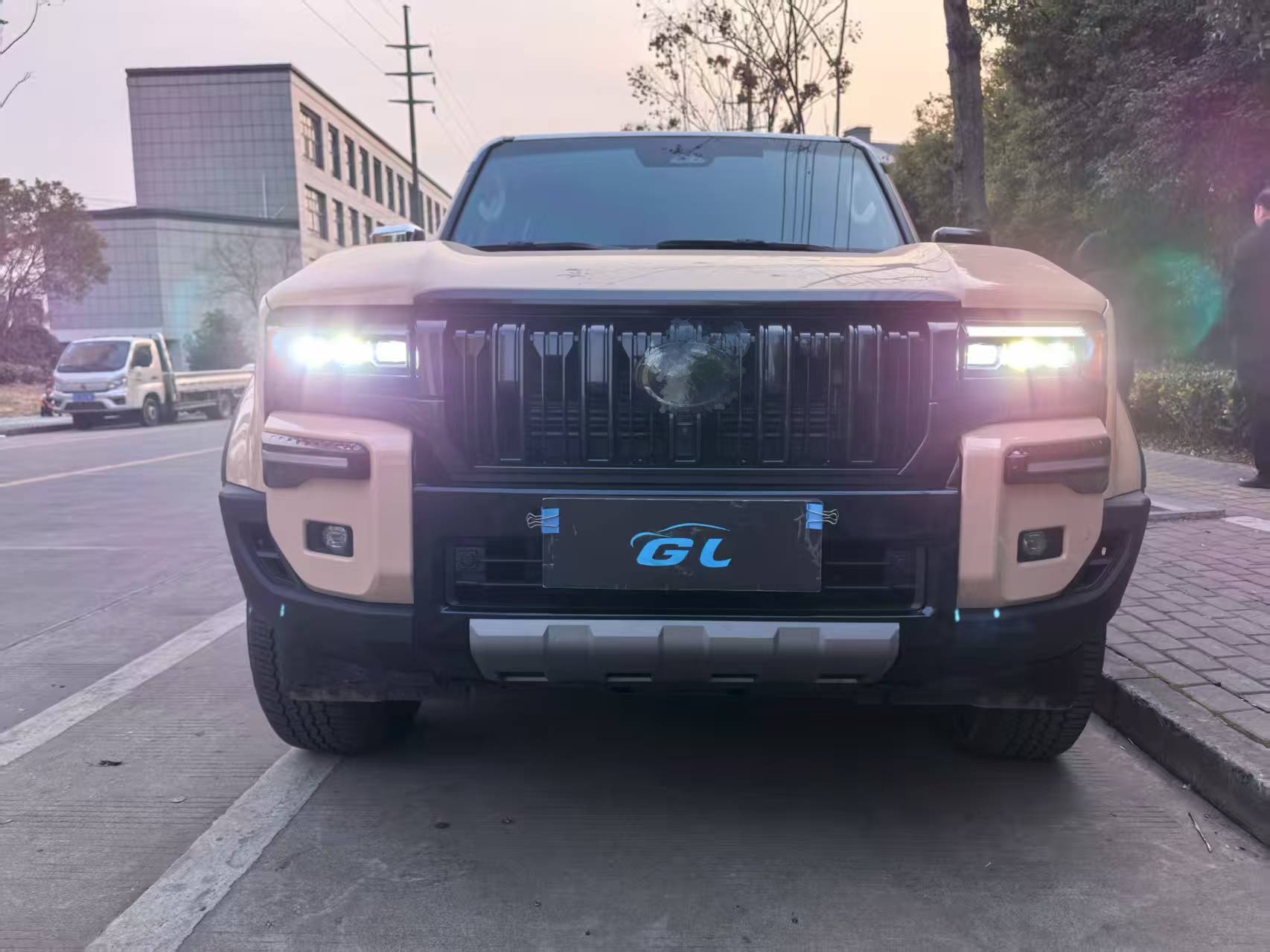 Suitable for 24 Models of Prado Lc250 Wx Modified to Vx Front Bumper Low Lift Modified Bull Head Grille