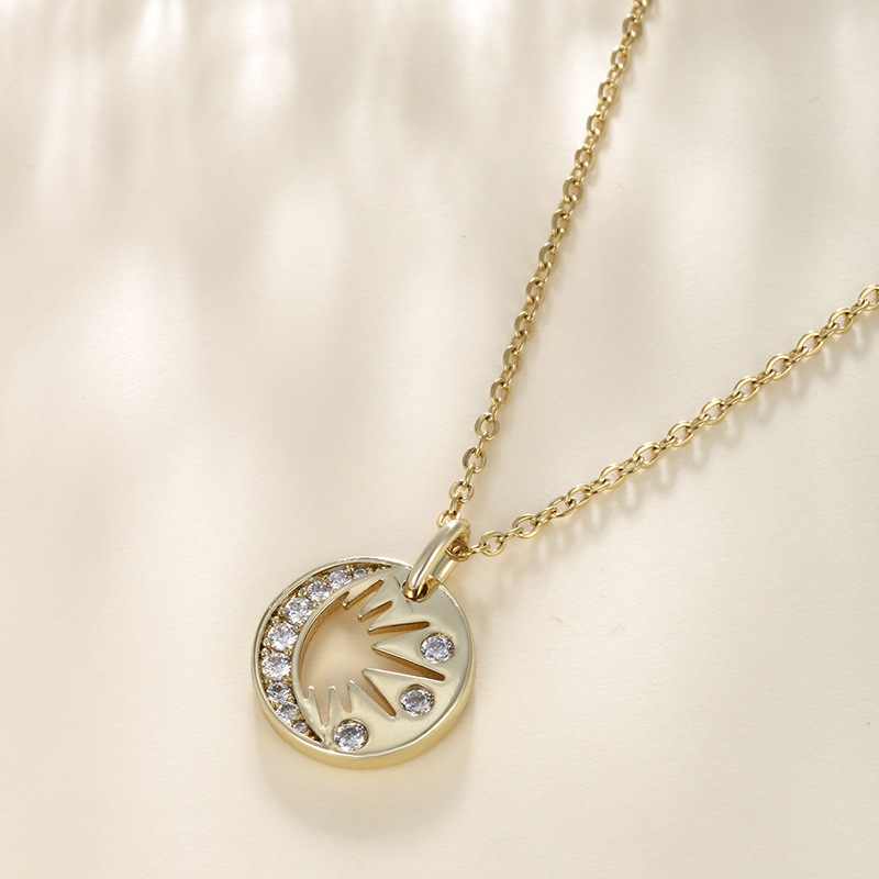 Xuping aleación de cobre chapado en oro colgante de diamantes sol luna colgante ligero de lujo nicho de moda europea y americana colgante de personalidad mujer