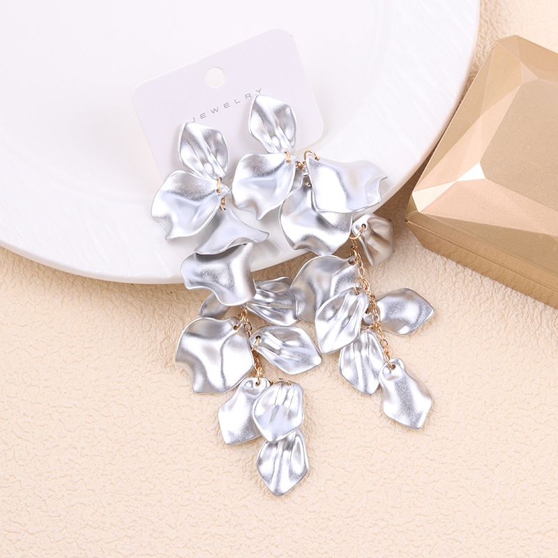 Modelo largo plateado