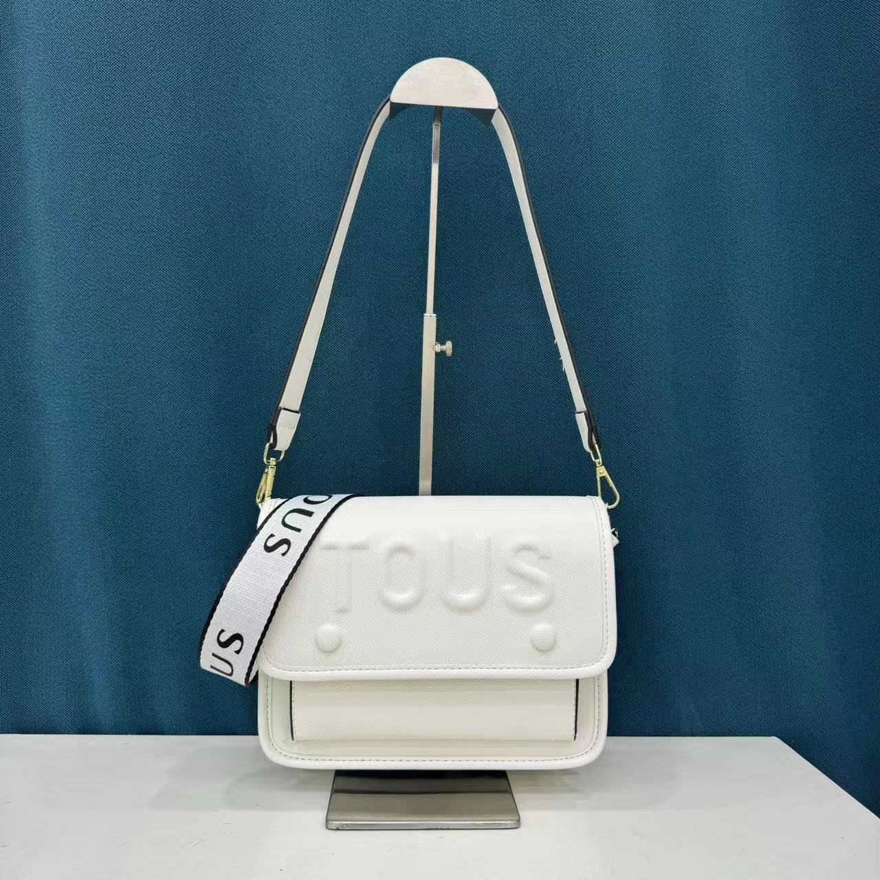 Bolsa de mujer pequeña, con diseño moderno y elegante, ideal para 2023