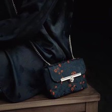 艾美原创2024新款香云纱手机包斜挎单肩迷你小包包复古时尚百搭