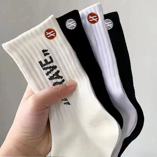 Socks men's autumn and winter solid color letter mid-calf socks deodorant sweat-absorbent breathable sports stockings for women fashion