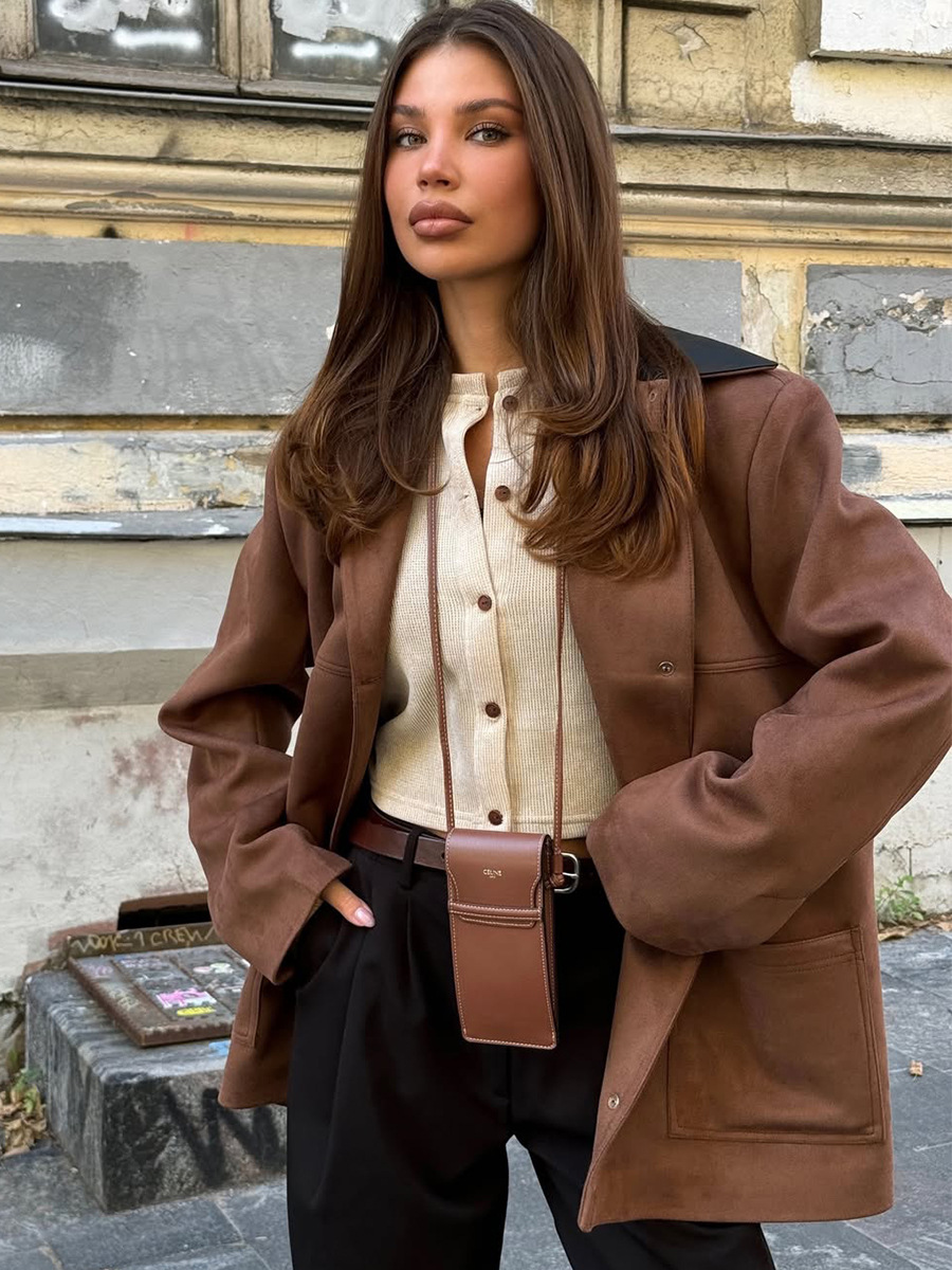 Transfronterizo chaqueta de seda de color café Europa y los Estados Unidos otoño y invierno 2025 nuevo chaqueta de seda empalmada de cuello negro suelta