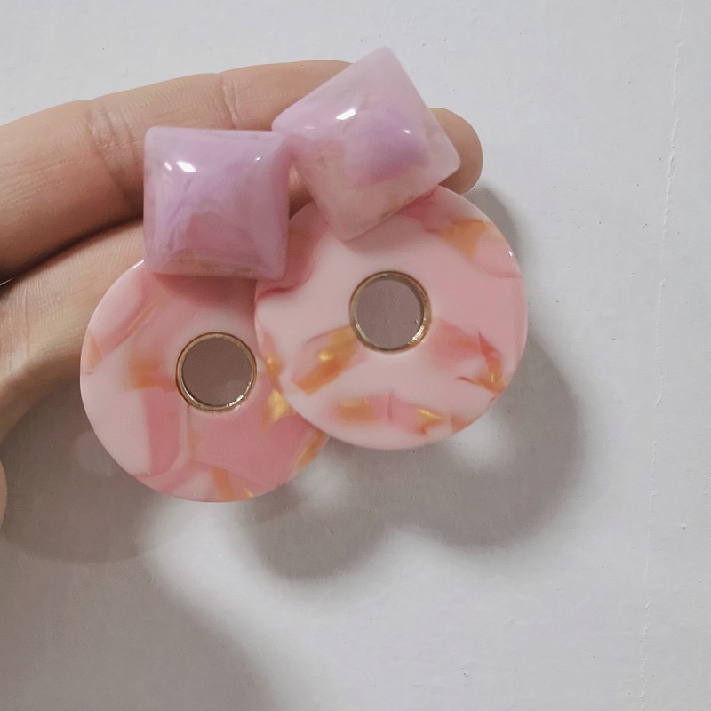 13g Weight No Inlaid Inlay Material Earrings Classification Business, Party, Birthday, Festival Occasion Geometric Pattern Women'S Gender Fashion Style White, Pink, Purple, Yellow Color Clashing Color Geometric Circle Resin Earrings Wholesale Nihaojewelry 3