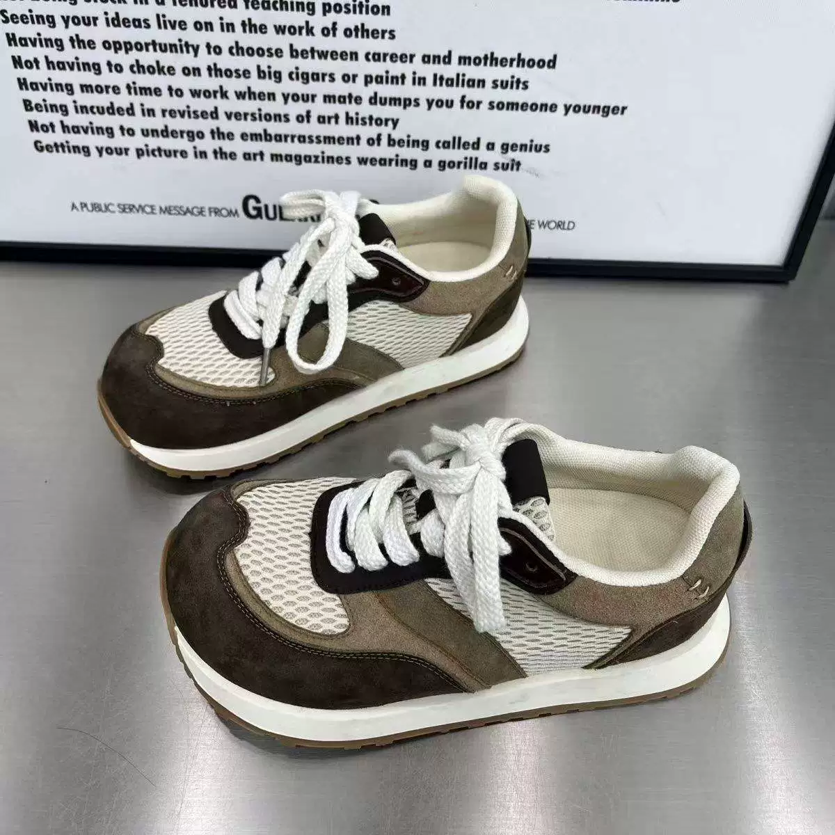 Уродливые спортивные и повседневные женские туфли 2025 нового образца Forrest Gump к Korea версия мягкая кожа высокое качество плоская подошва сетка